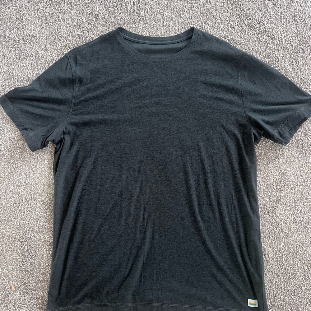 Vuori Charcoal Men's Short Sleeve Tee